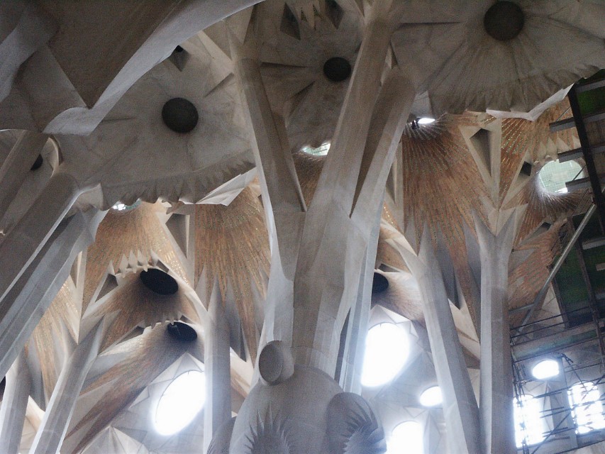 Sagrada familia arches2 Aangepast