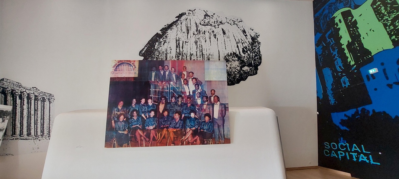 Eerste aanzicht boven aan de trap